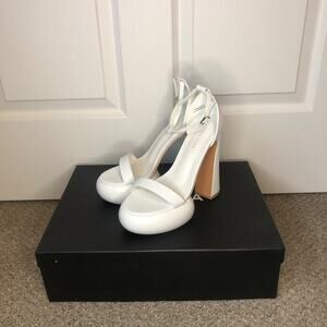 Azalea Wang Dawn Platform Heels White Womens 7 Lightly Used